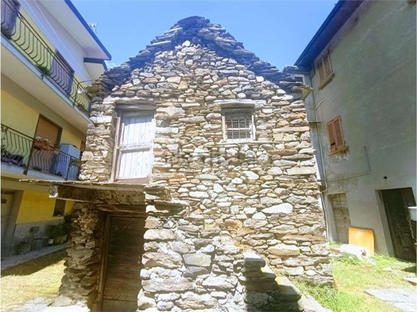 casa indipendente in vendita a Piedimulera