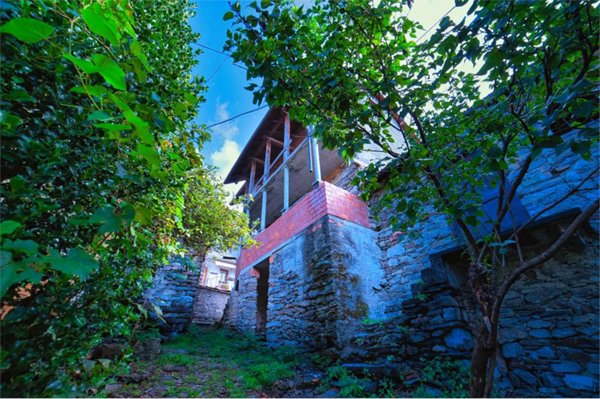 casa indipendente in vendita a Piedimulera in zona Cimamulera