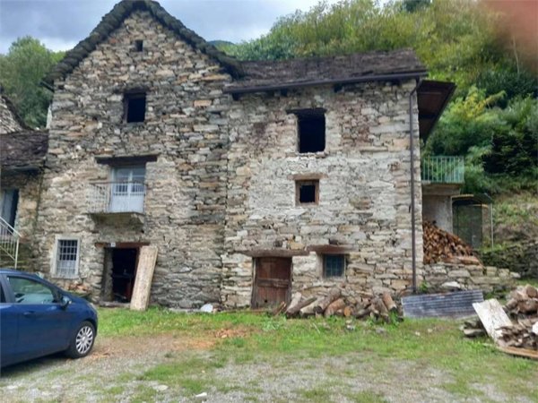 casa indipendente in vendita a Pieve Vergonte