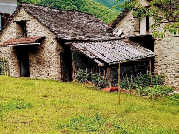 casa indipendente in vendita a Pieve Vergonte