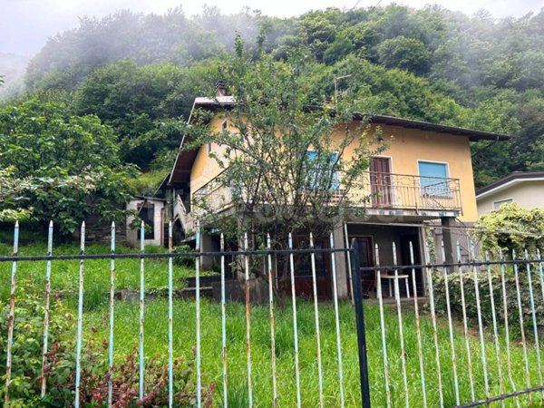 casa indipendente in vendita a Pieve Vergonte in zona Fomarco