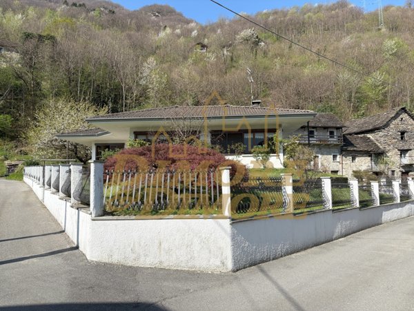 casa indipendente in vendita a Pieve Vergonte