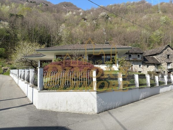 casa indipendente in vendita a Pieve Vergonte