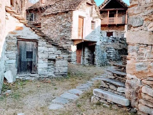 casa indipendente in vendita a Pieve Vergonte
