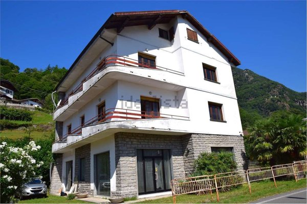 casa indipendente in vendita a Pieve Vergonte in zona Loro
