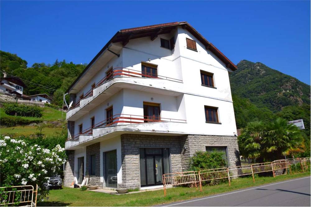 casa indipendente in vendita a Pieve Vergonte in zona Loro