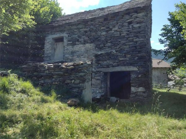 casa indipendente in vendita a Pieve Vergonte in zona Loro