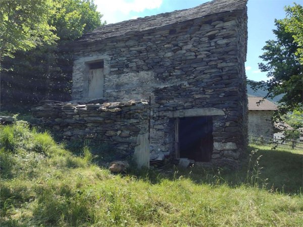 casa indipendente in vendita a Pieve Vergonte in zona Loro