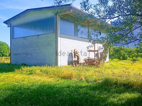 locale di sgombero in vendita a Pieve Vergonte