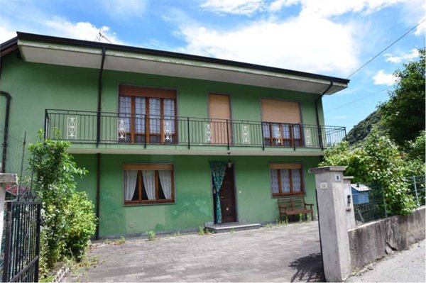 casa indipendente in vendita a Pieve Vergonte in zona Rumianca