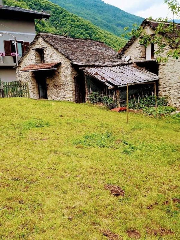 casale in vendita a Pieve Vergonte