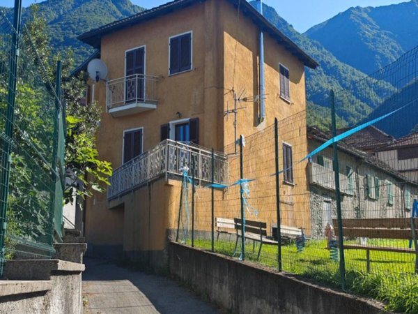 casa indipendente in vendita a Pieve Vergonte