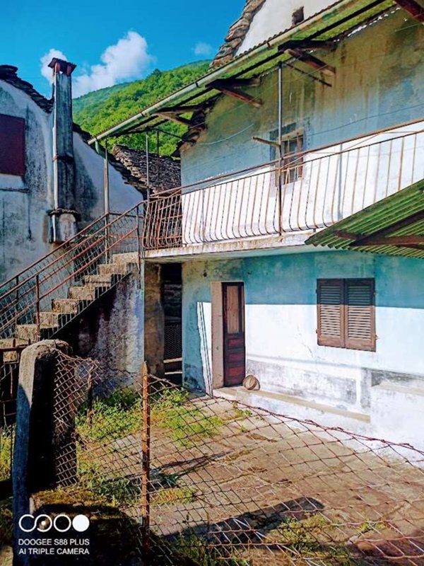 casa indipendente in vendita a Pieve Vergonte in zona Fomarco