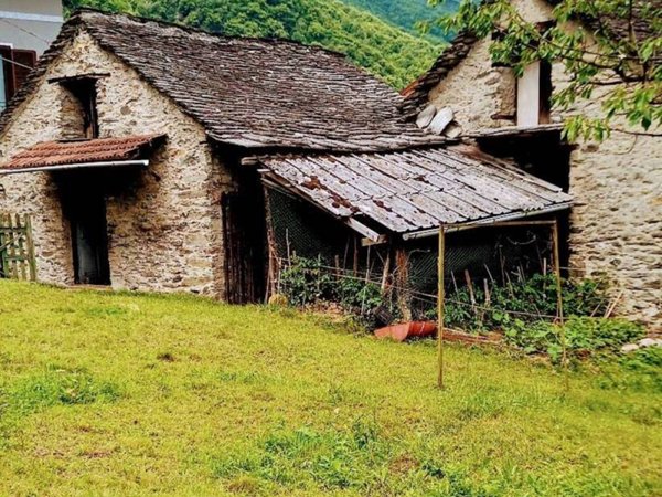 casale in vendita a Pieve Vergonte