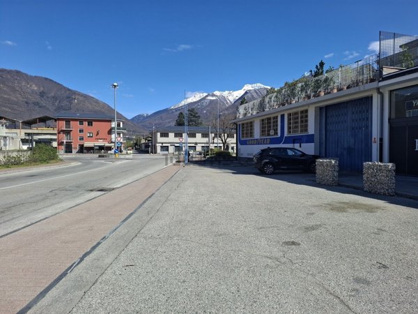 locale commerciale in vendita a Pieve Vergonte