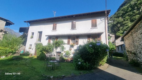 casa indipendente in vendita a Pieve Vergonte in zona Rumianca