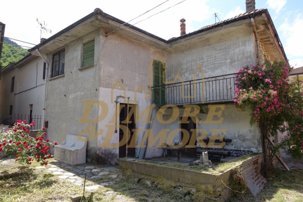 casa indipendente in vendita a Pieve Vergonte in zona Rumianca