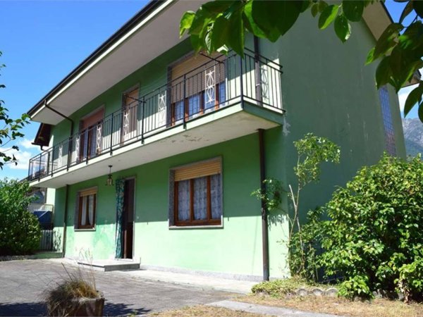 casa indipendente in vendita a Pieve Vergonte in zona Rumianca
