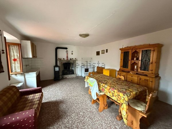 casa indipendente in vendita a Pieve Vergonte in zona Rumianca