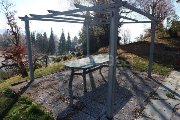 casa indipendente in vendita a Premeno in zona Pian di Sole