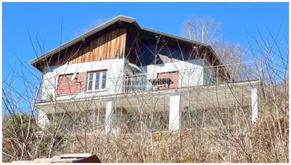 casa indipendente in vendita a Premeno in zona Pollino