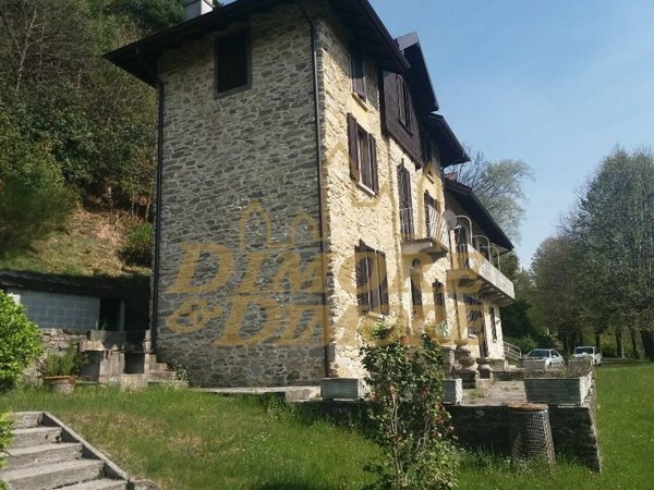 casa indipendente in vendita a Premeno