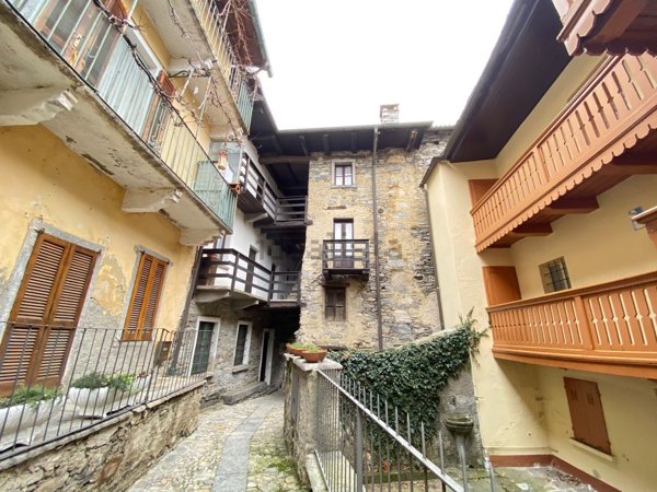 casa indipendente in vendita a Premeno