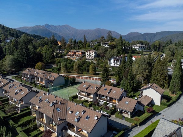 casa indipendente in vendita a Premeno in zona Pian di Sole