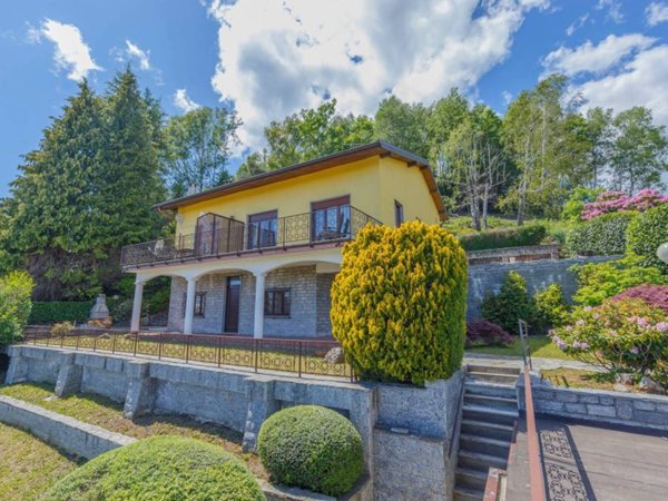 casa indipendente in vendita a Premeno in zona Pian di Sole