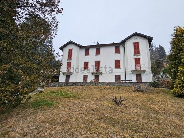 casa indipendente in vendita a Premeno in zona Pian di Sole