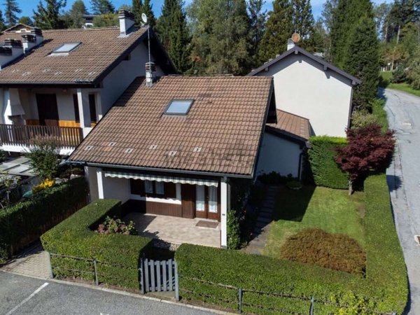 casa indipendente in vendita a Premeno in zona Pian di Sole