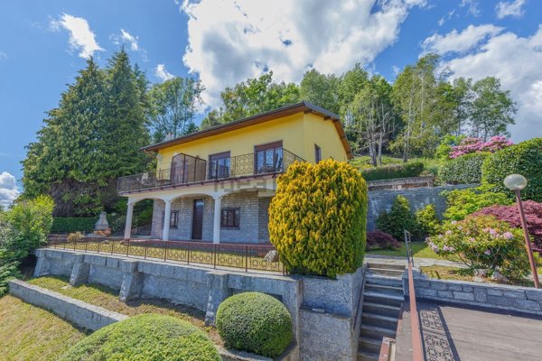 casa indipendente in vendita a Premeno in zona Pian di Sole