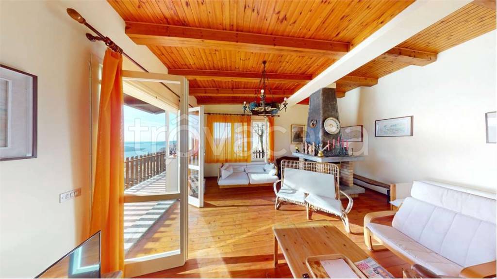 casa indipendente in vendita a Premeno in zona Pollino