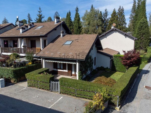 casa indipendente in vendita a Premeno in zona Pian di Sole