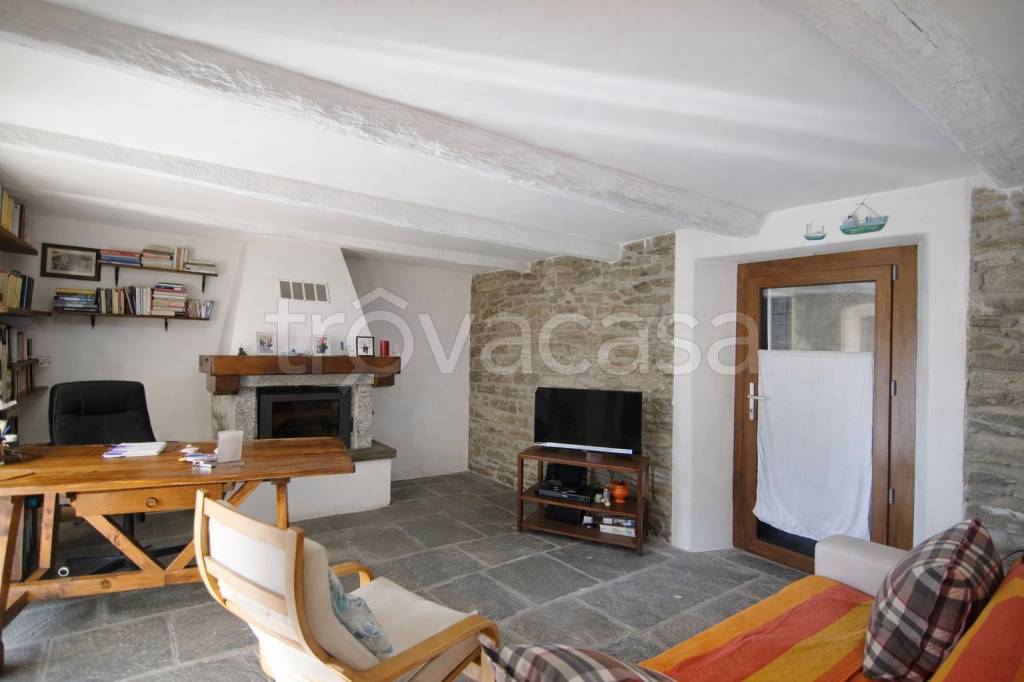 casa indipendente in vendita a Premeno