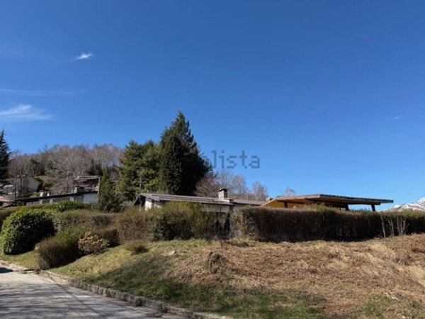 casa indipendente in vendita a Premeno in zona Pian di Sole