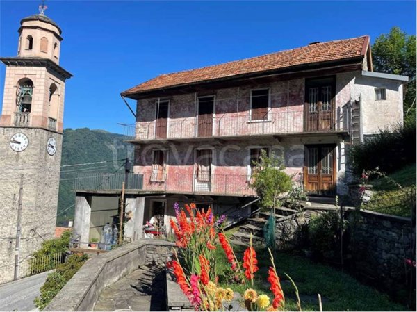 casa indipendente in vendita a Premeno in zona Esio