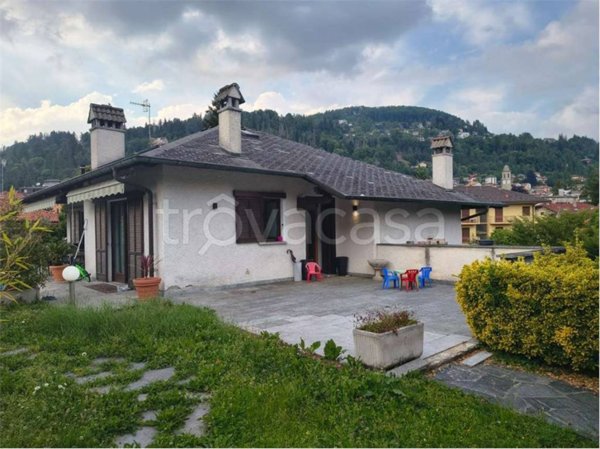 casa indipendente in vendita a Premeno in zona Pian di Sole