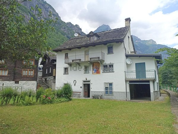 casa indipendente in vendita a Premia