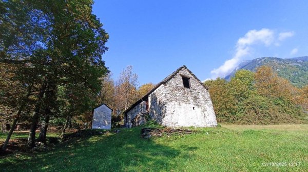 locale commerciale in vendita a Premia in zona Pioda