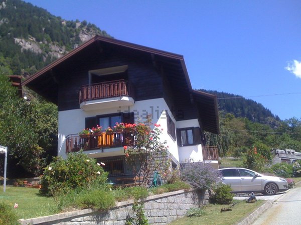 casa indipendente in vendita a Premia