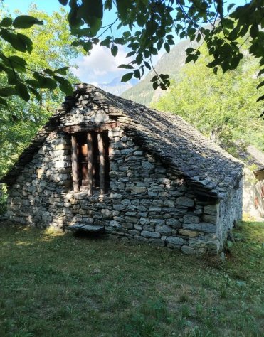 casa indipendente in vendita a Premia in zona Cagiogno