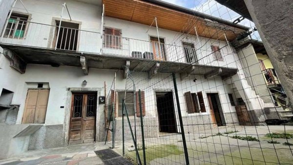 casa indipendente in vendita a Premosello-Chiovenda in zona Cuzzago