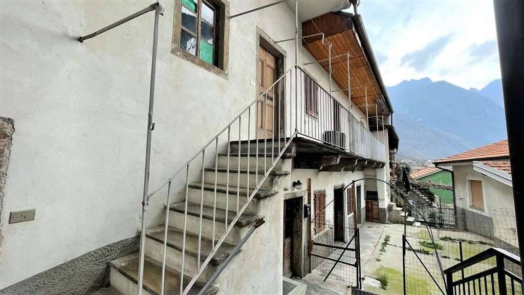 casa indipendente in vendita a Premosello-Chiovenda in zona Cuzzago