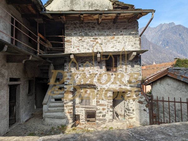 casa indipendente in vendita a Premosello-Chiovenda in zona Cuzzago