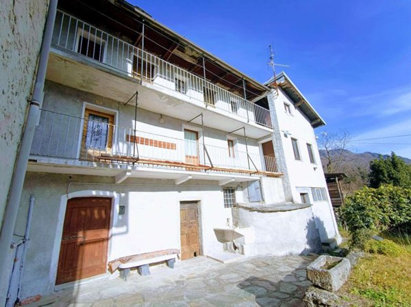 casa indipendente in vendita a Premosello-Chiovenda in zona Colloro