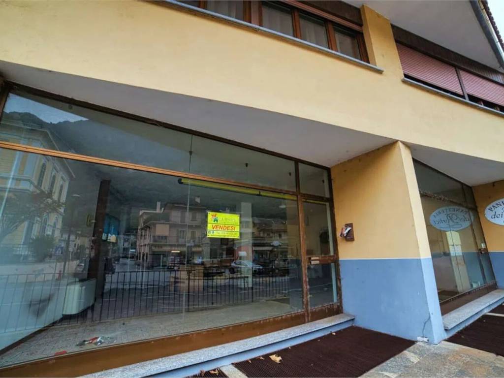 negozio in vendita a Premosello-Chiovenda