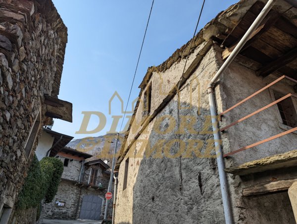 casa indipendente in vendita a Premosello-Chiovenda in zona Cuzzago