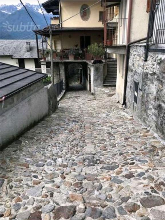 casa indipendente in vendita a Premosello-Chiovenda in zona Colloro