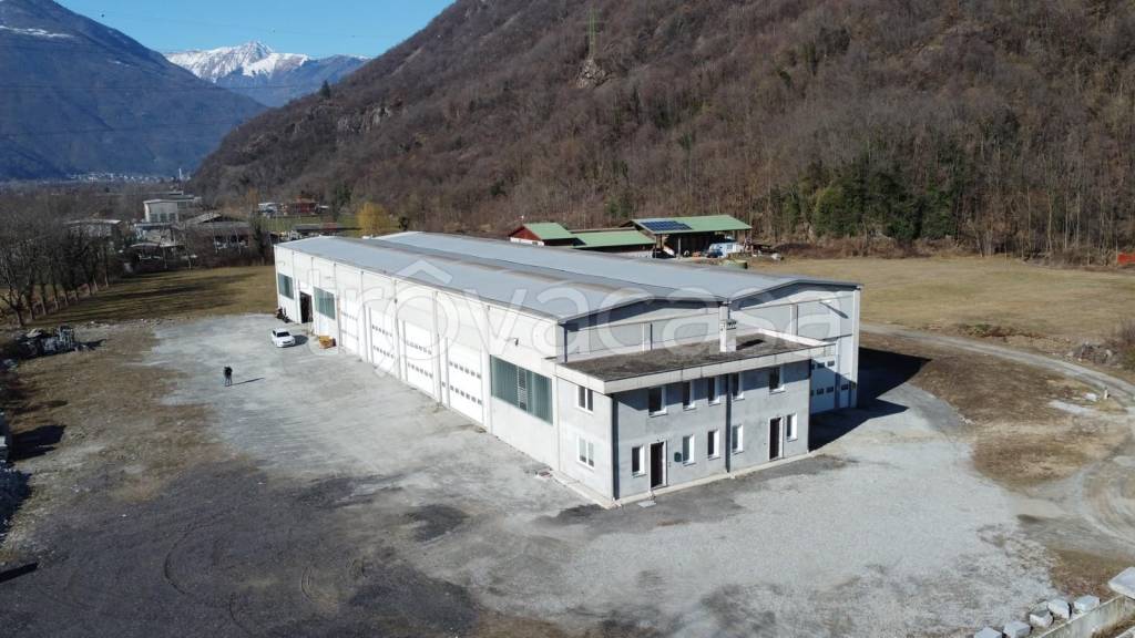 locale commerciale in vendita a Premosello-Chiovenda